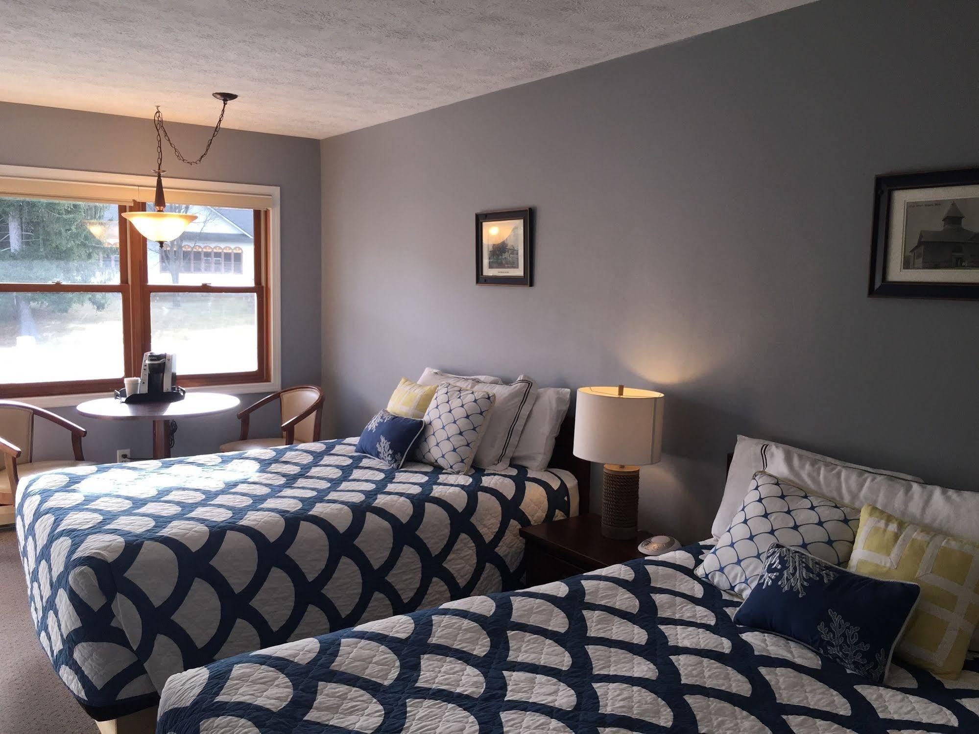 Empire Lakeshore Inn Luaran gambar