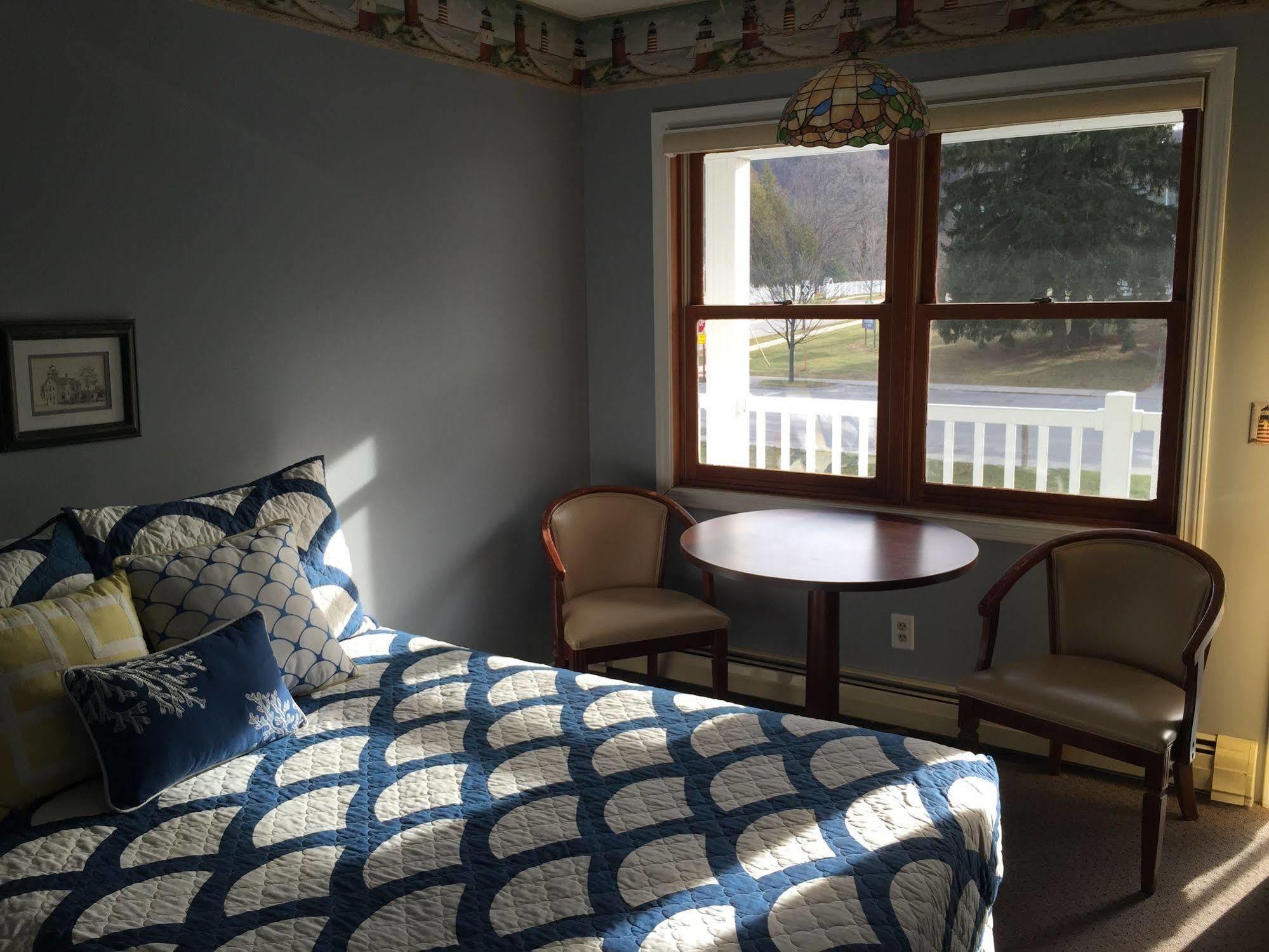 Empire Lakeshore Inn Luaran gambar