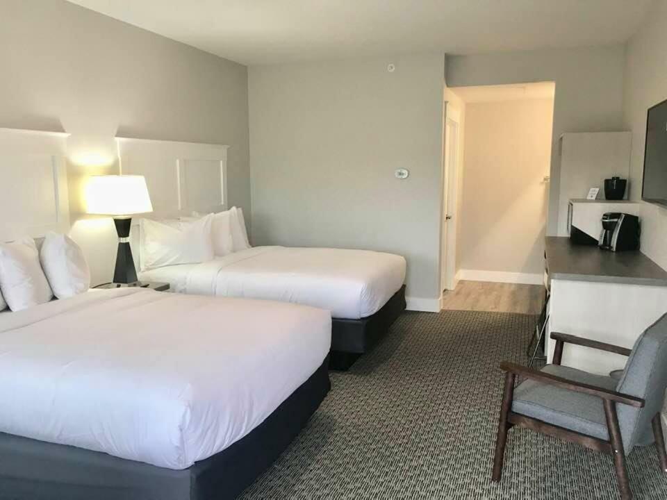 Empire Lakeshore Inn Luaran gambar